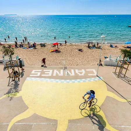 2 Pieces Avec Piscine, 150m 칸느