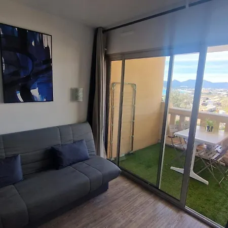 2 Pieces Avec Piscine, 150m * 칸느